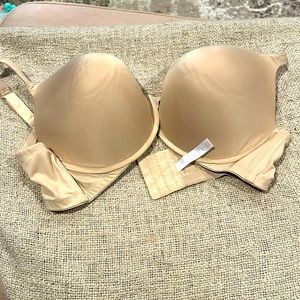 Like new, worn once CACIQUE 44DDD BOOST PLUNGE UNDERWIRE BRA